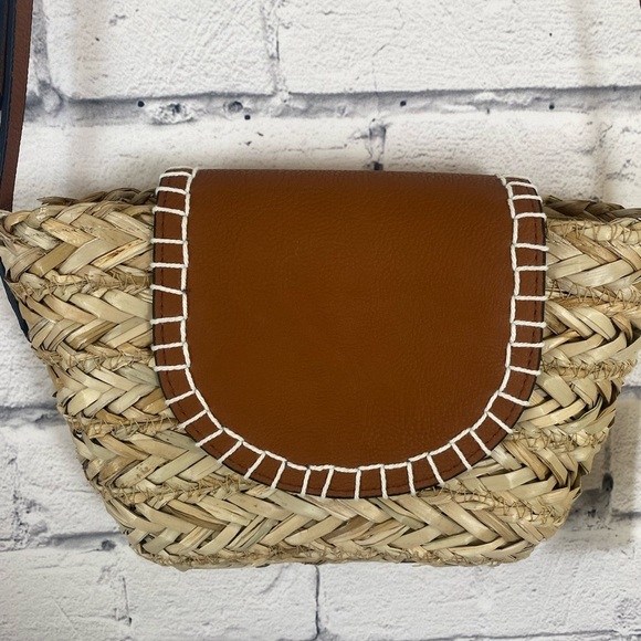 Universal Thread Boho Woven Straw Leather Crossbody Purse NWT - Picture 4 of 9